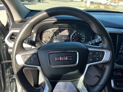 Used 2023 GMC Acadia SLE w/ Driver Convenience Package image 30