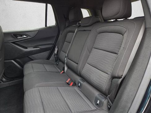 Used 2025 Chevrolet Equinox LT FWD image 17