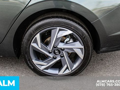 Used 2025 Hyundai Elantra Sport image 13