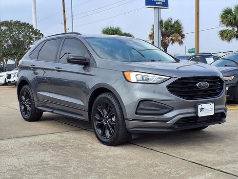 Certified 2022 Ford Edge SE w/ Black Appearance Package image 4