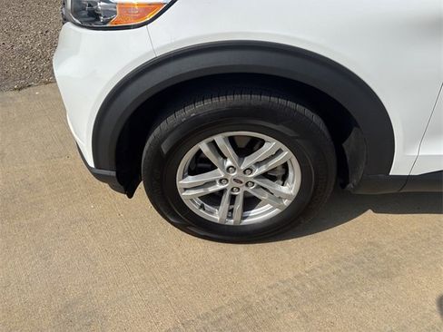 Used 2023 Ford Explorer XLT image 58