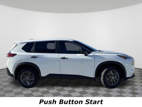 Used 2021 Nissan Rogue S image 2