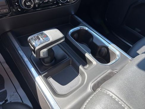 Used 2025 Chevrolet Silverado 1500 LTZ w/ LTZ Convenience Package II AWD/4WD image 19