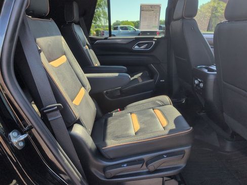Used 2023 GMC Yukon AT4 w/ AT4 Premium Package AWD/4WD image 18