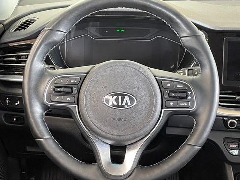 Used 2020 Kia Niro EX Premium FWD image 24