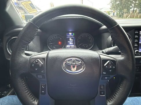 Used 2021 Toyota Tacoma TRD Off-Road w/ Technology Package image 19