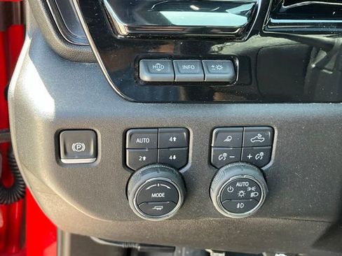 Used 2025 Chevrolet Silverado 2500 ZR2 w/ Technology Package AWD/4WD image 21