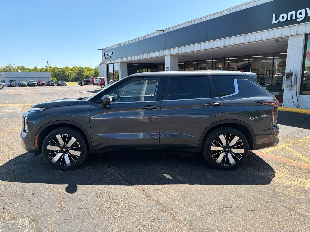 Used 2026 Mitsubishi Outlander SE AWD/4WD image 10