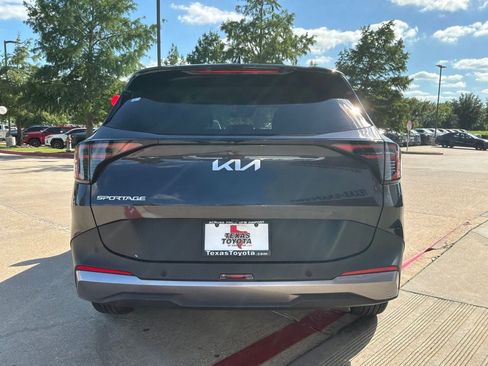 Used 2026 Kia Sportage LX FWD image 7