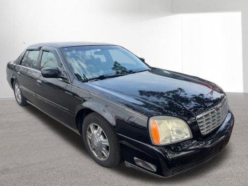 Used 2004 Cadillac De Ville w/ Equipment Group image 9