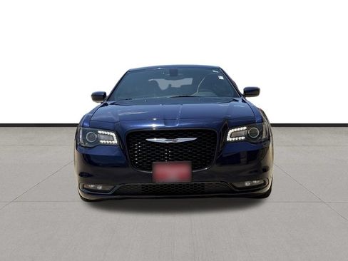 Used 2015 Chrysler 300 S RWD image 2