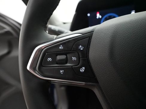 Used 2024 Chevrolet Trax LT w/ Driver Confidence Package FWD image 17