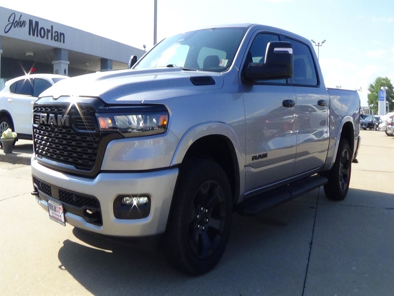 Used 2025 RAM 1500 Big Horn AWD/4WD image 2