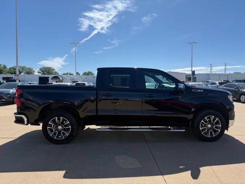 Used 2025 Chevrolet Silverado 1500 LT w/ Z71 Off-Road Package AWD/4WD image 2