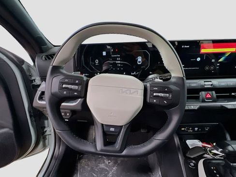 New 2025 Kia K4 GT-Line image 11