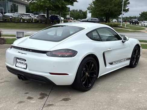 Used 2024 Porsche 718 Cayman RWD image 3