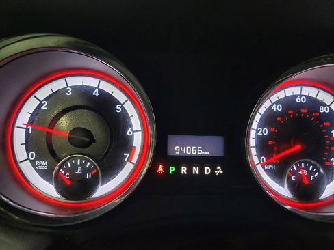 Used 2019 Dodge Grand Caravan SXT image 23