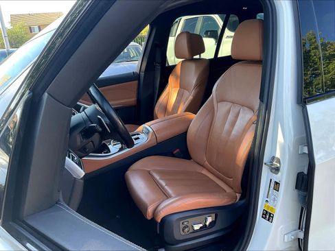 Used 2022 BMW X5 xDrive40i w/ M Sport Package image 26