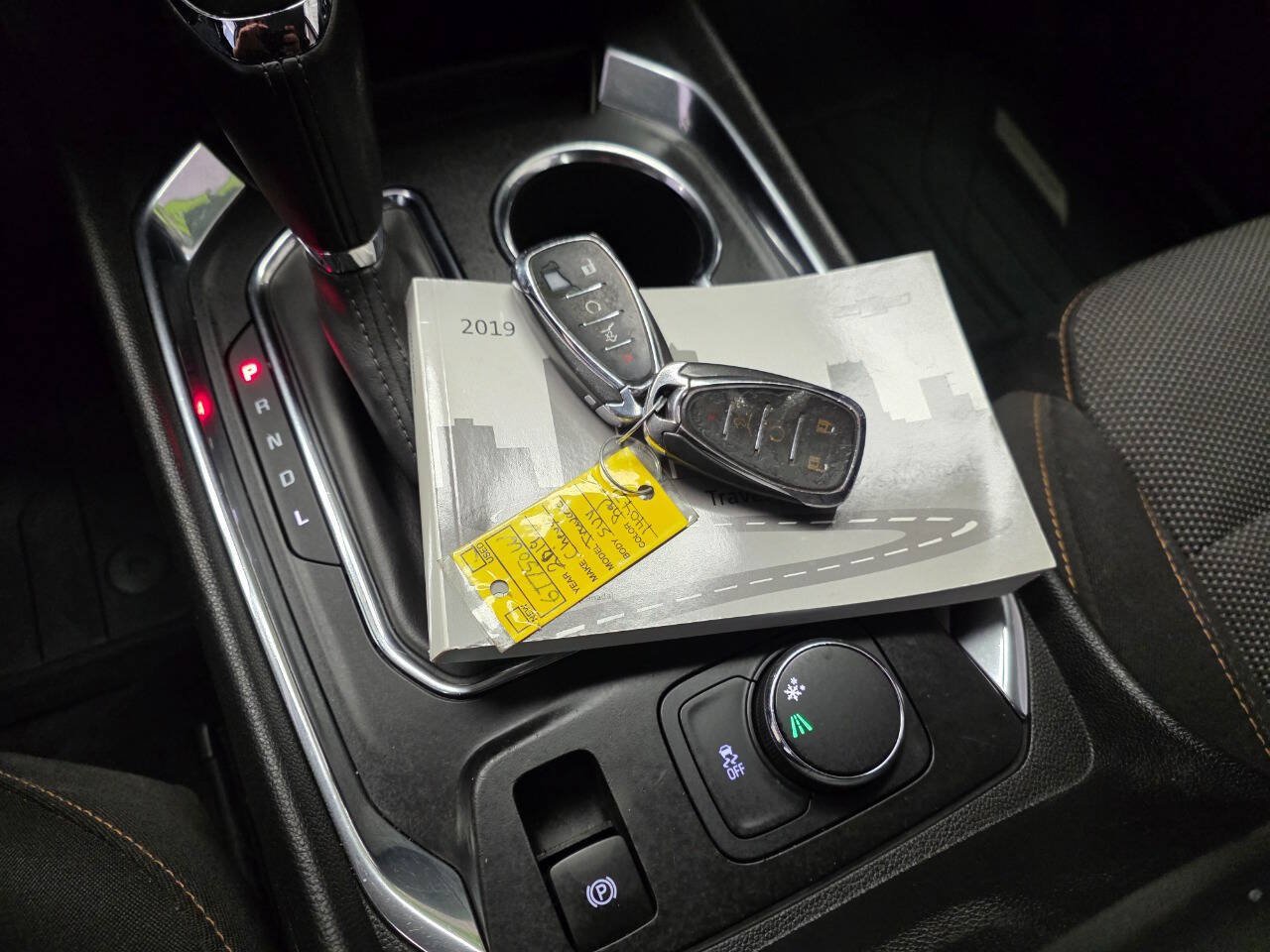 Used 2019 Chevrolet Traverse LT FWD image 25