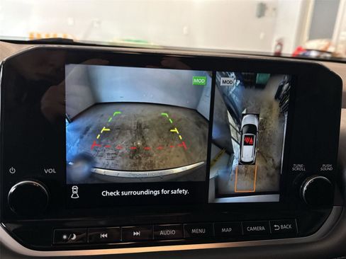 Used 2023 Nissan Rogue SL w/ SL Premium Package image 23