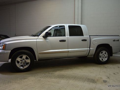 Used 2005 Dodge Dakota SLT image 31