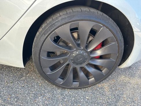 Used 2021 Tesla Model 3 Performance image 17