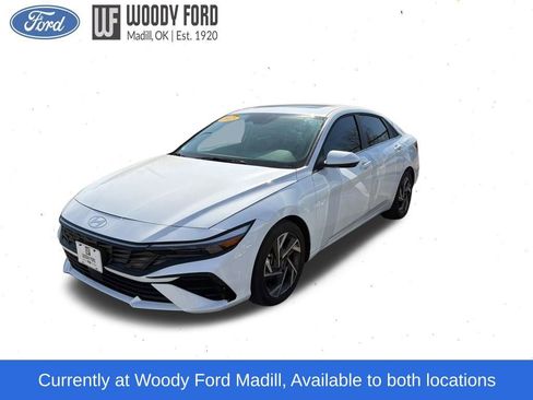 Used 2025 Hyundai Elantra SEL FWD image 1