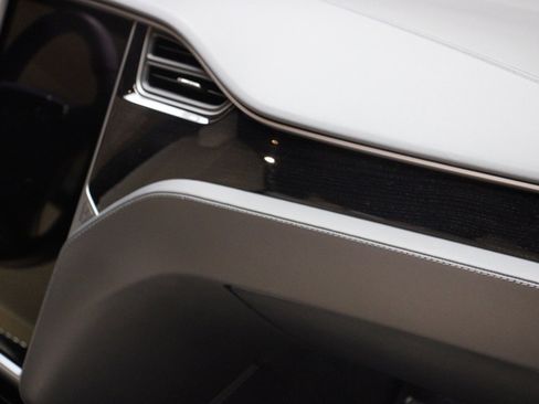 Used 2020 Tesla Model S AWD image 35