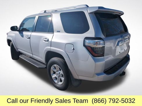 Used 2017 Toyota 4Runner SR5 image 3