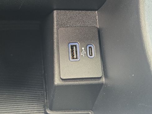 Used 2023 Ford Edge ST AWD/4WD image 21