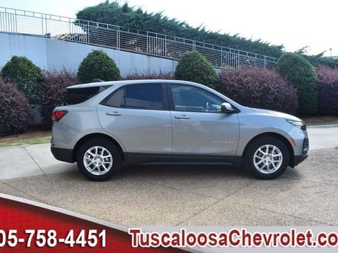 Used 2023 Chevrolet Equinox LS w/ LS Convenience Package FWD image 12