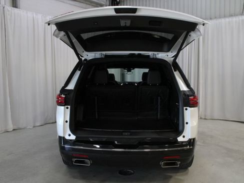 Used 2023 Chevrolet Traverse Premier w/ Redline Edition AWD/4WD image 36