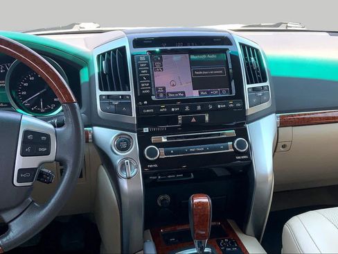 Used 2013 Toyota Land Cruiser AWD/4WD image 7
