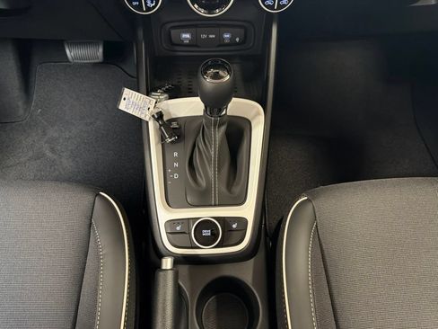 New 2026 Hyundai Venue SEL FWD image 18