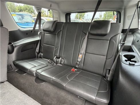 Used 2018 Chevrolet Suburban LT RWD image 21