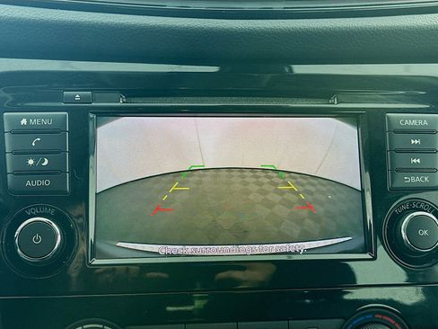 Used 2019 Nissan Rogue S FWD image 21