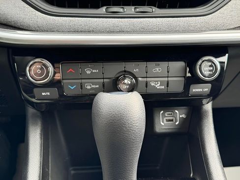 Certified 2025 Jeep Compass Sport image 16