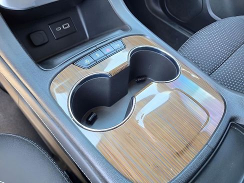 Used 2020 GMC Acadia SLE image 23