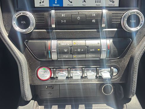 Used 2019 Ford Mustang Convertible RWD image 15