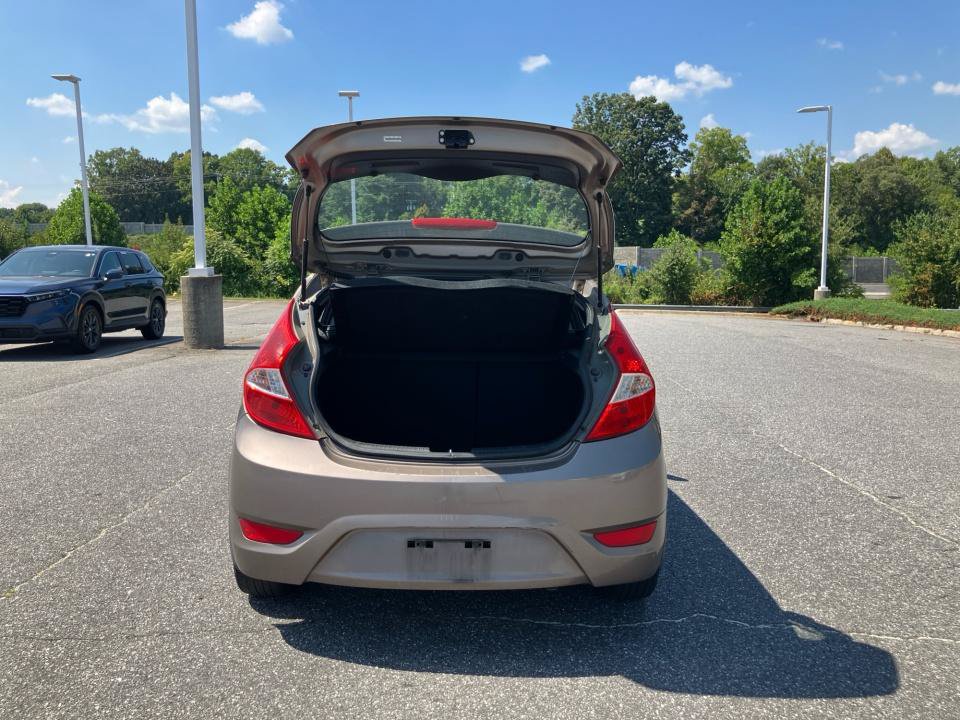 Used 2014 Hyundai Accent SE w/ Option Group 3 FWD image 19