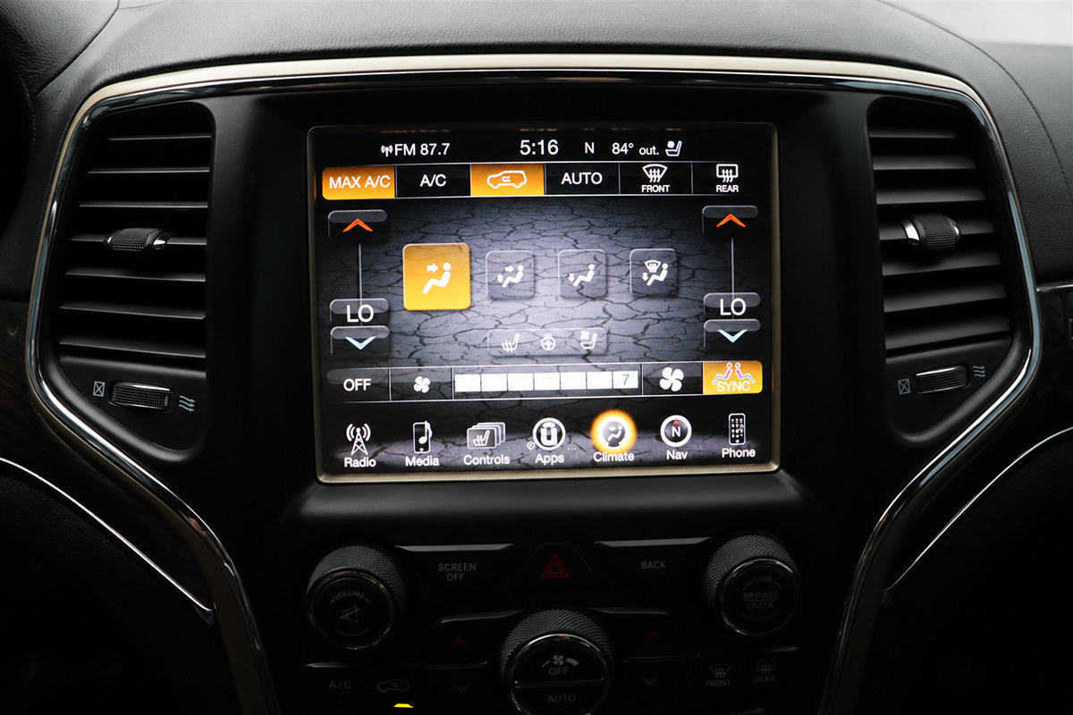 Used 2017 Jeep Grand Cherokee Overland RWD image 33