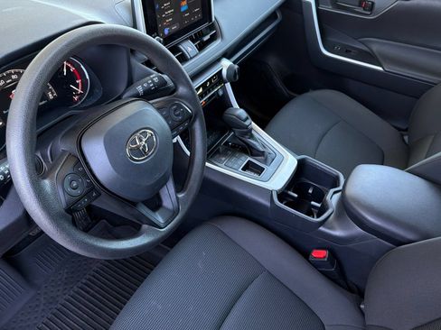 Used 2025 Toyota RAV4 LE AWD/4WD image 12