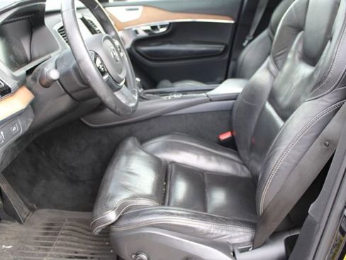 Used 2016 Volvo XC90 T6 Inscription w/ Vision Package AWD/4WD image 9