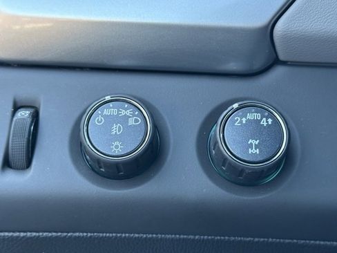 Used 2018 Chevrolet Tahoe LT image 25