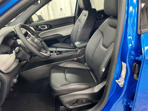 New 2026 Jeep Compass Limited image 18