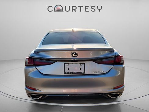 Used 2022 Lexus ES 350 F Sport image 4
