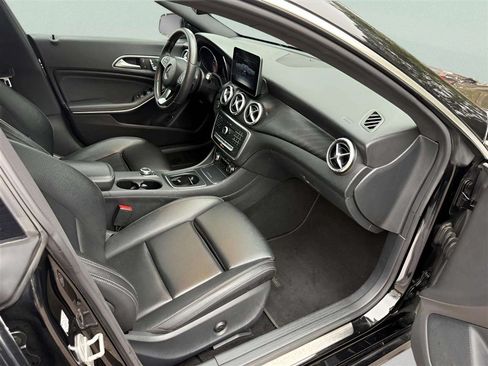 Used 2018 Mercedes-Benz CLA 250 4MATIC image 19