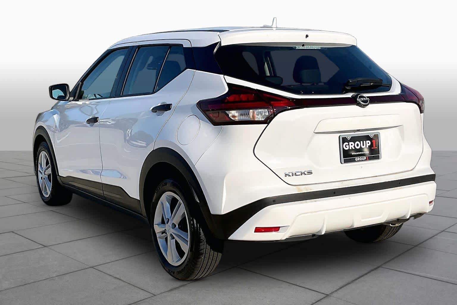 Used 2023 Nissan Kicks S FWD image 11