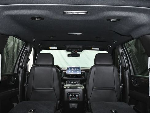 Used 2021 Chevrolet Suburban Z71 w/ Z71 Off-Road Package AWD/4WD image 65