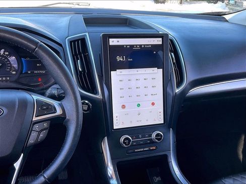 Used 2023 Ford Edge Titanium image 17